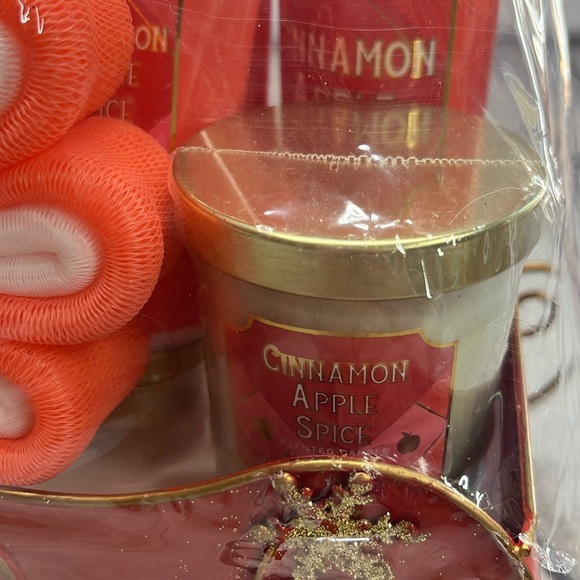 Body & Earth Cinnamon Apple Bath Set NWT. - Picture 8 of 8